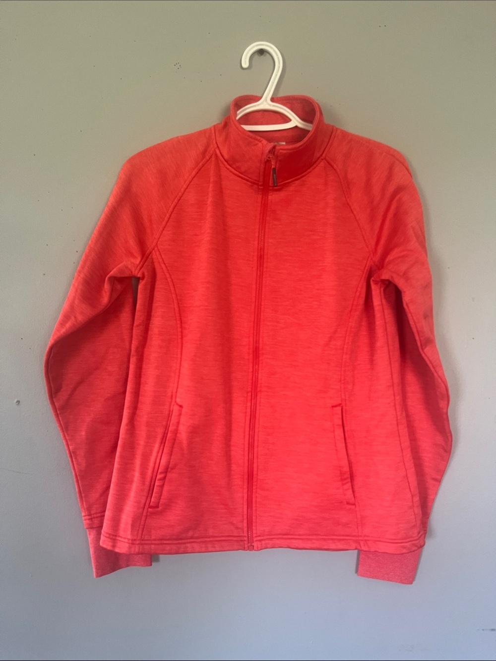 Woman’s Mondetta Coral Fleece Zip Sweater Medium